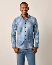 Johnnie-O Tally Hangin' Out Performance Button Up Shirt (Vic